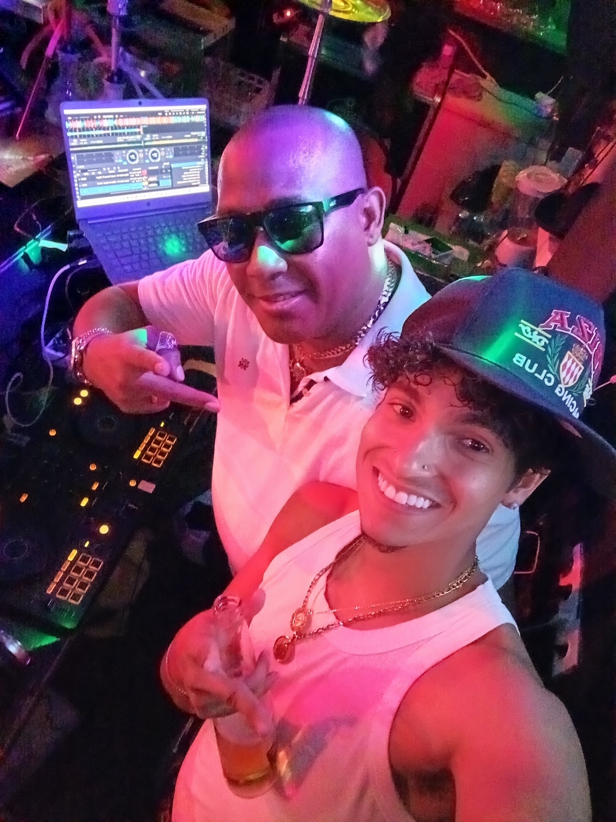 DJjohnx y Rapero mama estoy brillando